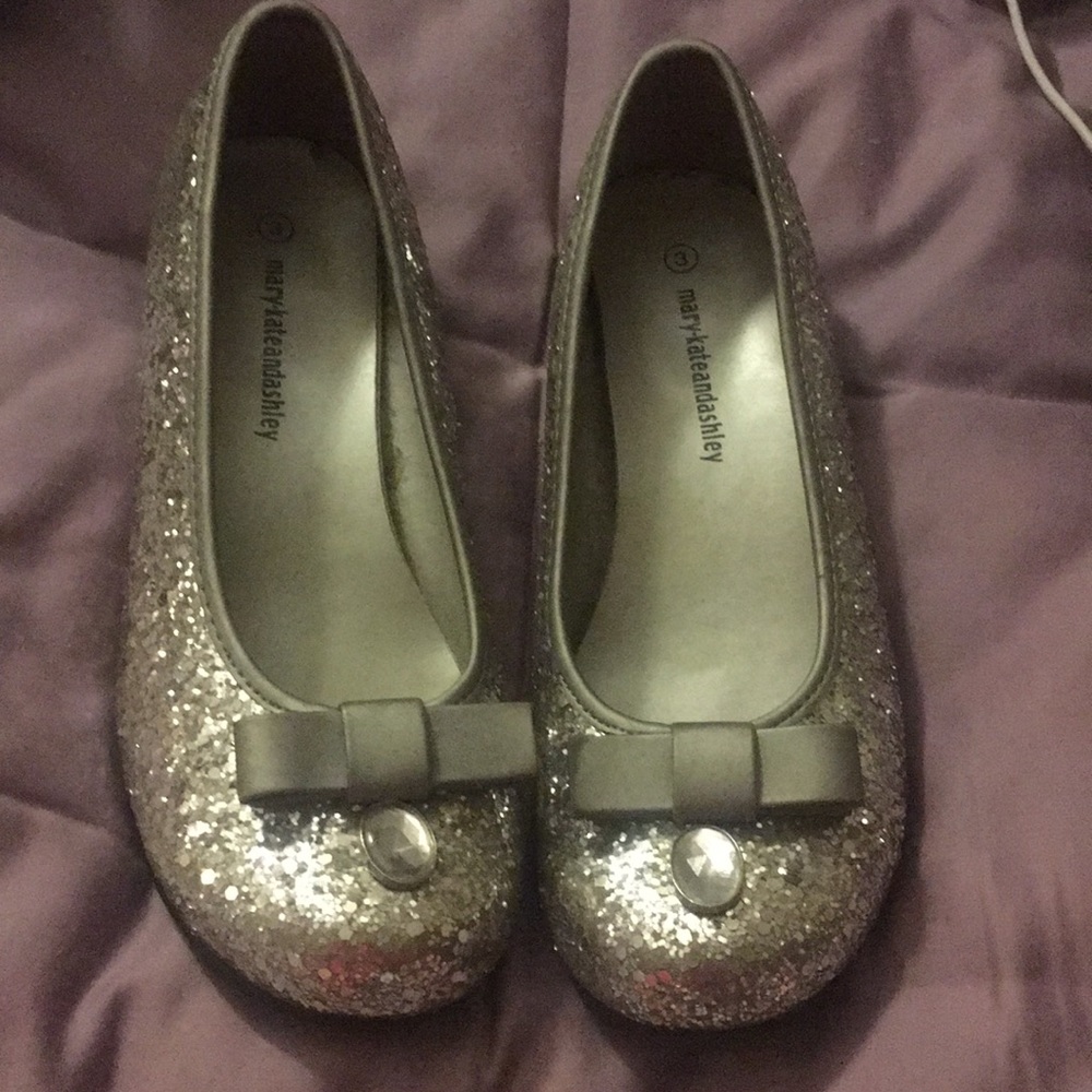Mary-Kate and Ashley glitter kitten heels